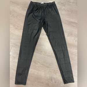 Sleek Black Patterned Leggings